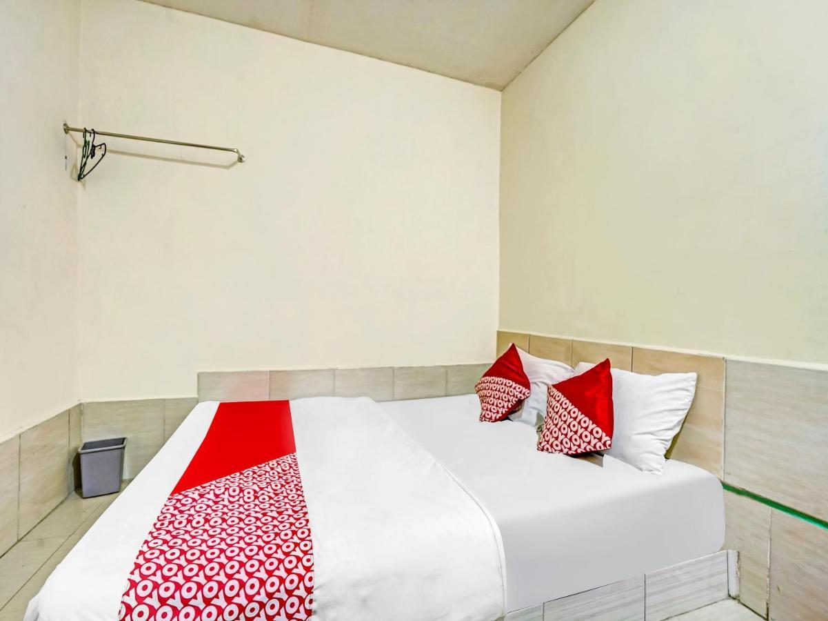 Oyo 90158 Hotel Lendosis Perintis Kemerdekaan Palembang Kültér fotó